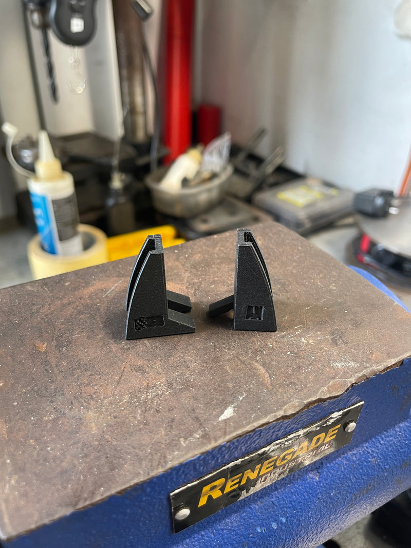 Load image into Gallery viewer, Magnetic AN Shifter Jaw Covers – Protective Covers for AN Hose Fittings
