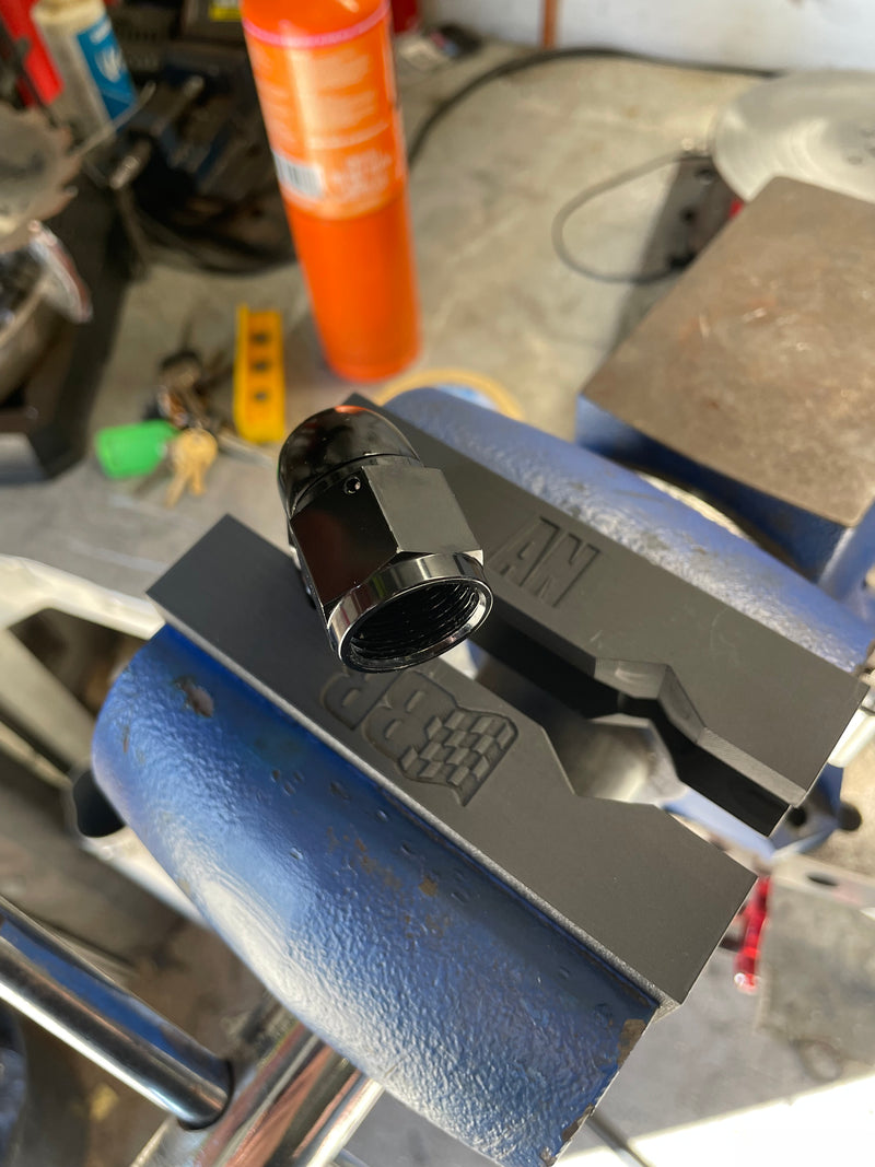 Load image into Gallery viewer, AN Fitting Soft Jaws Bolt On Fits 5" Vice With Bolt Spacing from 53.5 to 82mm
